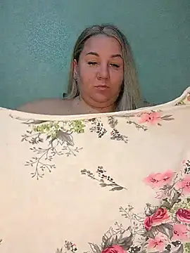 Snapshot of Anna_Curvy chatting on 10/19/25, 11:29 Anna Curvy online show from 10/19/25, 11:29