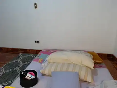 Snapshot of JulieeHabubu chatting on 02/09/25, 01:00 JulieeHabubu online show from 02/09/25, 01:00