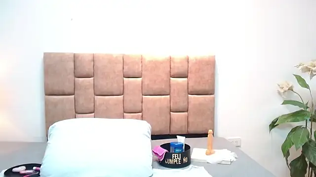 JulieeHabubu online show from 04/15/26, 07:51