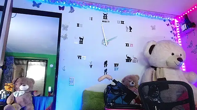 Snapshot of goddess_BigassCock chatting on 10/25/25, 04:22 goddess BigassCock online show from 10/25/25, 04:22