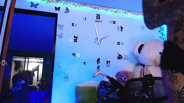 Snapshot of goddess_BigassCock chatting on 10/26/25, 08:20 goddess BigassCock online show from 10/26/25, 08:20