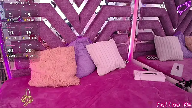 AliceWalker 11 online show from 10/10/25, 08:20