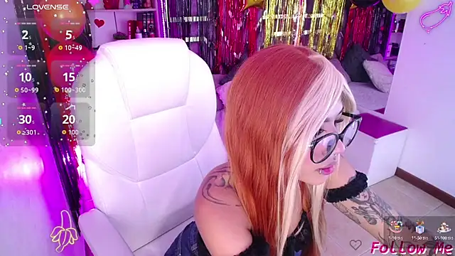 AliceWalker 11 online show from 09/20/25, 08:25