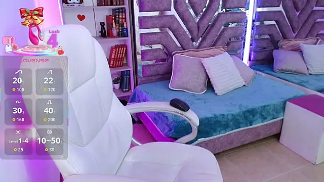 AliceWalker 11 online show from 11/23/25, 06:29