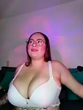 soofy   online show from 02/25/26, 03:40