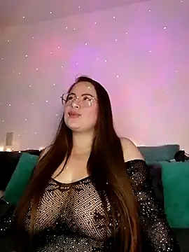 soofy   online show from 10/15/25, 02:54