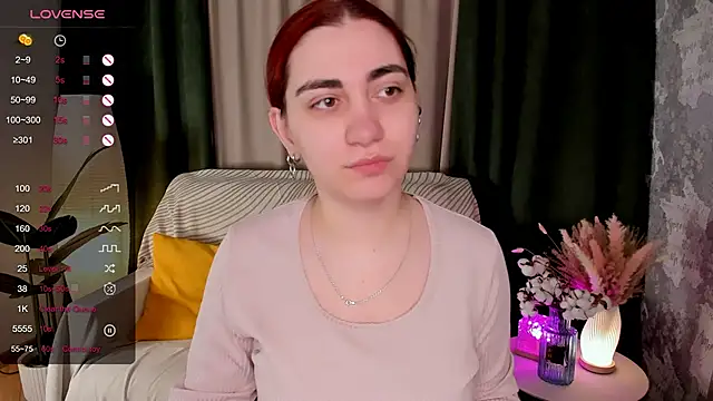 hannacheekss  online show from 04/24/26, 02:13