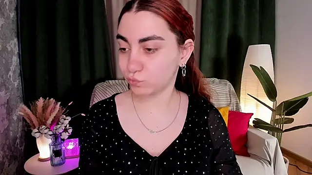 hannacheekss  online show from 05/28/26, 02:08