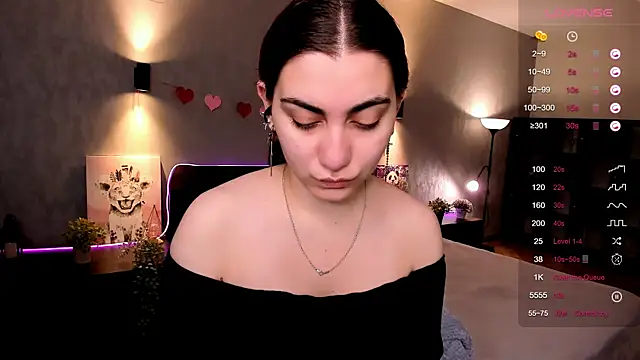 hannacheekss  online show from 09/12/25, 02:01