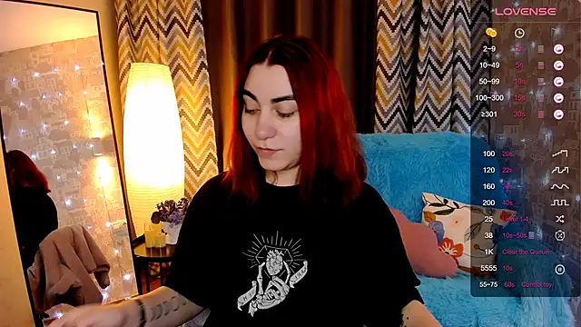 hannacheekss  online show from 12/01/25, 02:01