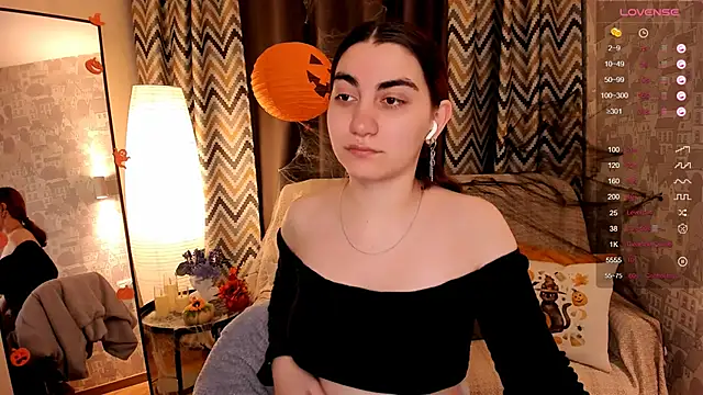 hannacheekss  online show from 10/23/25, 02:10