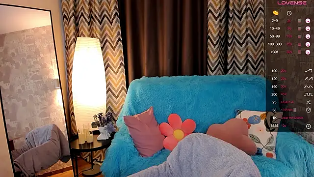 hannacheekss  online show from 02/03/26, 06:22