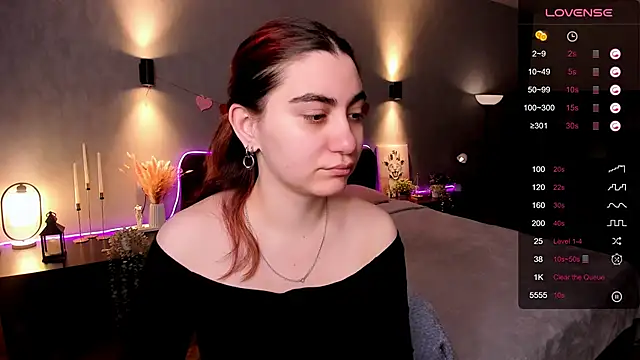 hannacheekss  online show from 03/26/26, 02:10