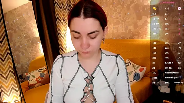 Snapshot of hannacheekss_ chatting on 07/07/26, 02:14 hannacheekss online show from 07/07/26, 02:14
