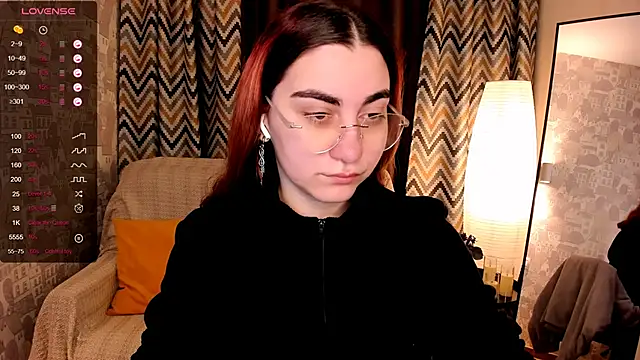 hannacheekss  online show from 11/07/25, 02:05