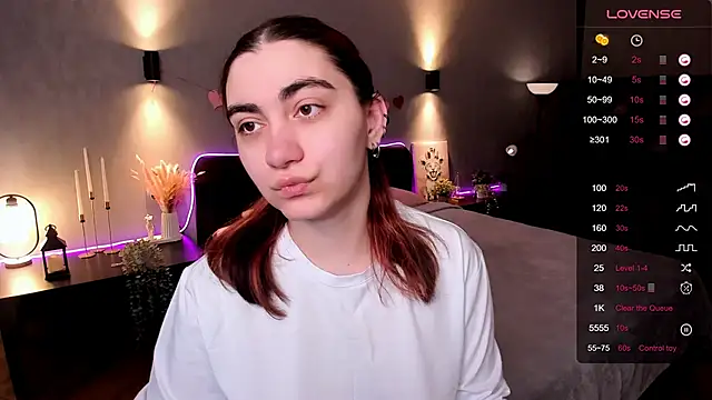 hannacheekss  online show from 04/03/26, 02:07