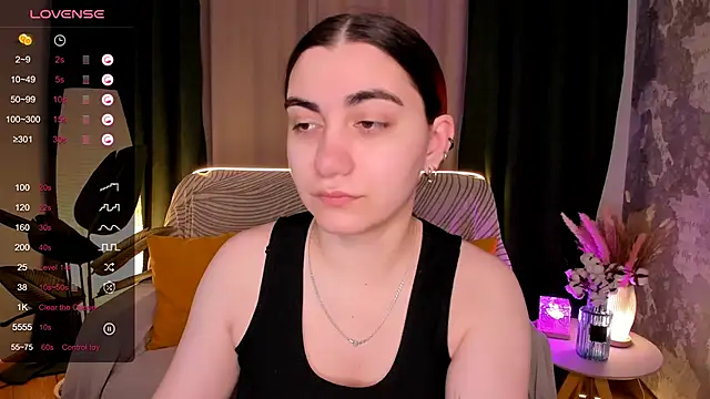 hannacheekss  online show from 11/20/25, 02:01