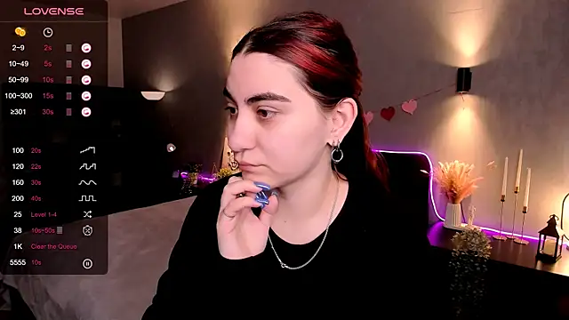 hannacheekss  online show from 03/12/26, 02:06