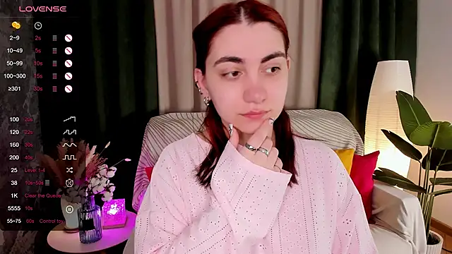 hannacheekss  online show from 05/01/26, 02:05