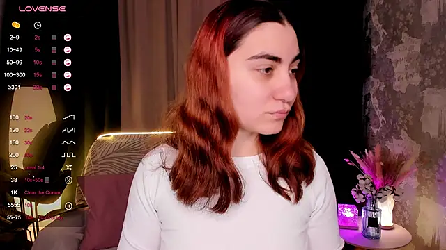 hannacheekss  online show from 10/20/25, 02:02