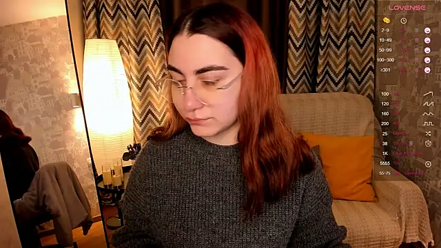 hannacheekss  online show from 11/06/25, 02:04