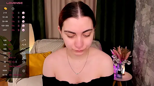 hannacheekss  online show from 04/11/26, 02:08