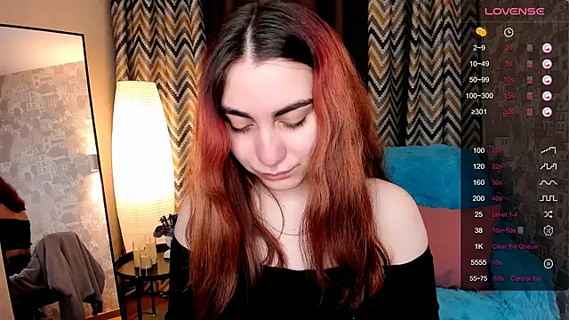 hannacheekss  online show from 11/10/25, 02:05