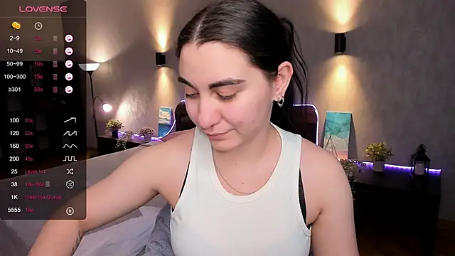 hannacheekss  online show from 03/04/25, 08:24