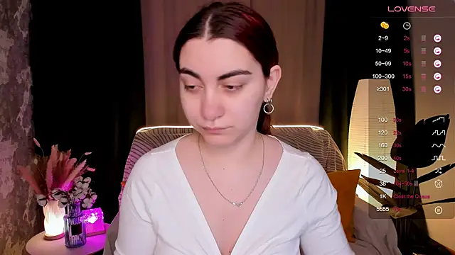 hannacheekss  online show from 02/06/26, 01:56