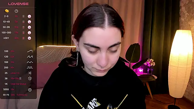 hannacheekss  online show from 09/25/25, 02:06