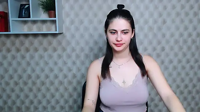 Snapshot of AliceSexyyy_ chatting on 09/13/25, 08:36 AliceSexyyy online show from 09/13/25, 08:36