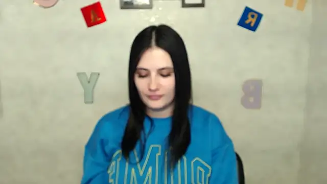 Snapshot of AliceSexyyy_ chatting on 02/17/25, 04:17 AliceSexyyy online show from 02/17/25, 04:17