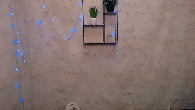 Snapshot of AliceSexyyy_ chatting on 02/12/25, 04:54 AliceSexyyy online show from 02/12/25, 04:54