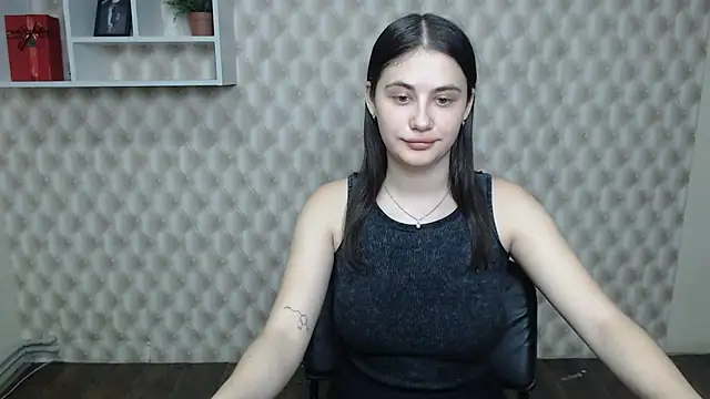Snapshot of AliceSexyyy_ chatting on 09/21/25, 12:32 AliceSexyyy online show from 09/21/25, 12:32