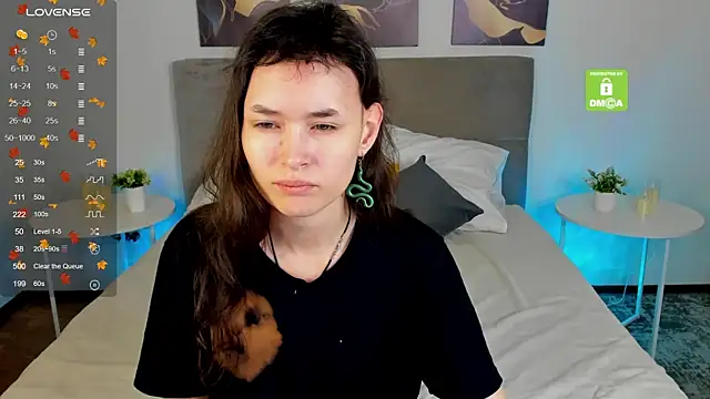 Emily Strikeee online show from 11/03/25, 09:57