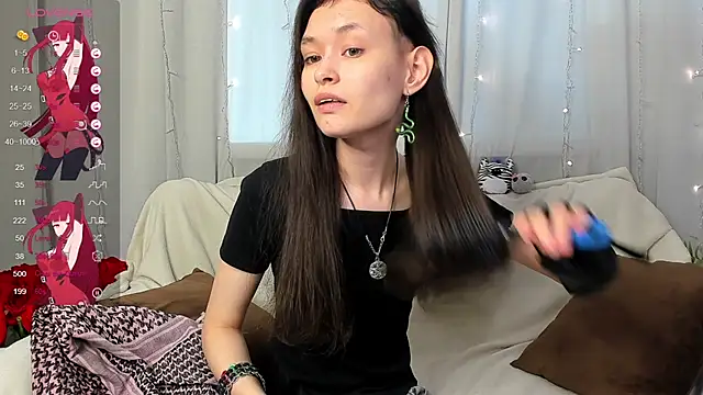 Emily Strikeee online show from 03/09/25, 09:46