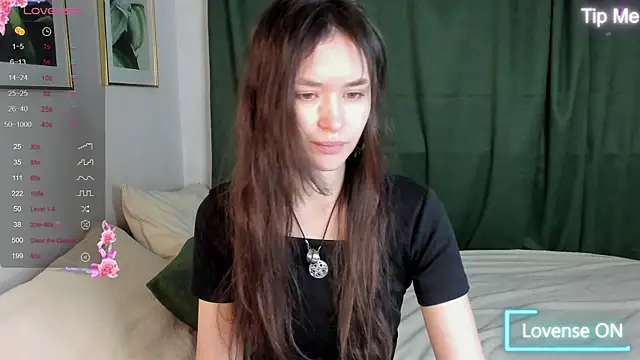 Emily Strikeee online show from 11/06/25, 10:08