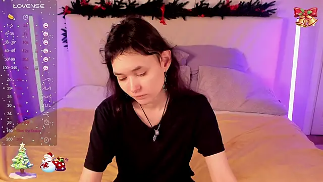 Emily Strikeee online show from 12/22/25, 10:26