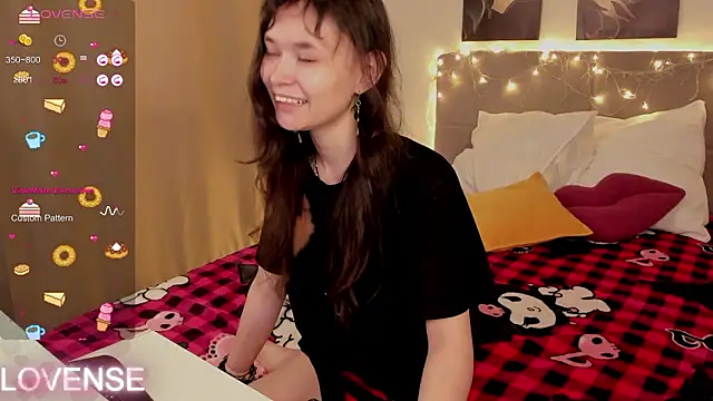 Emily Strikeee online show from 03/06/26, 04:18