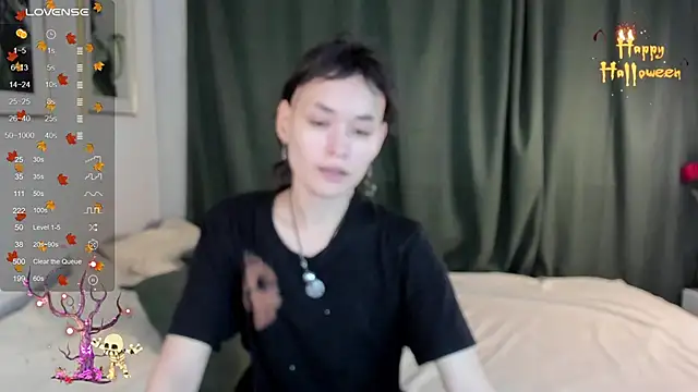 Emily Strikeee online show from 11/05/25, 09:45