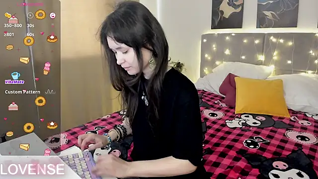 Emily Strikeee online show from 04/05/26, 01:56