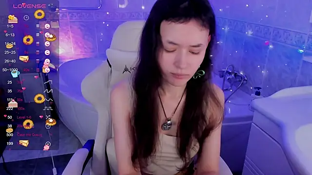 Emily Strikeee online show from 09/18/25, 09:56