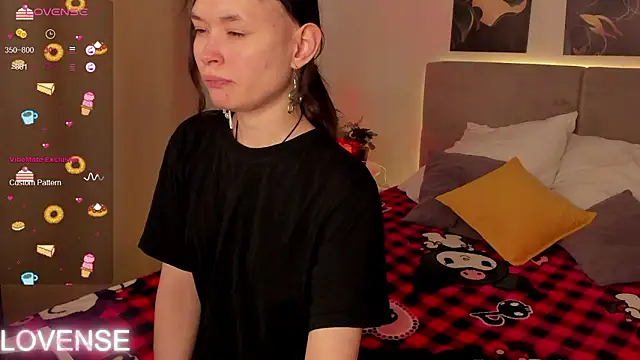 Emily Strikeee online show from 02/13/26, 10:37