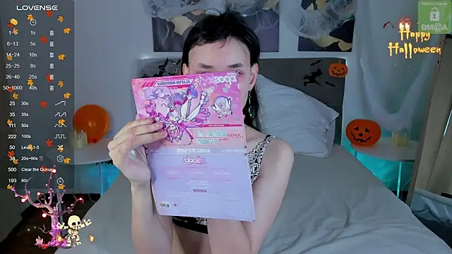 Emily Strikeee online show from 10/31/25, 10:01