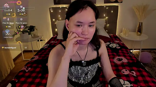 Emily Strikeee online show from 06/11/26, 02:53
