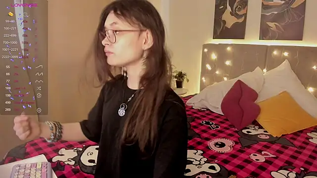 Emily Strikeee online show from 04/01/26, 02:02