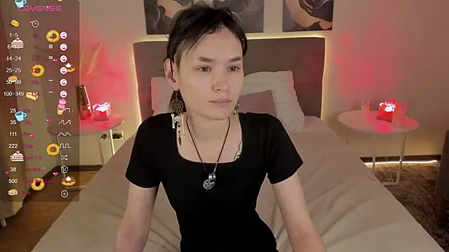 Emily Strikeee online show from 12/02/25, 10:28