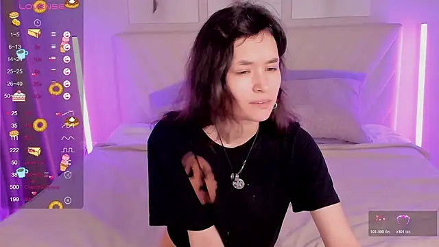 Emily Strikeee online show from 11/21/25, 10:14