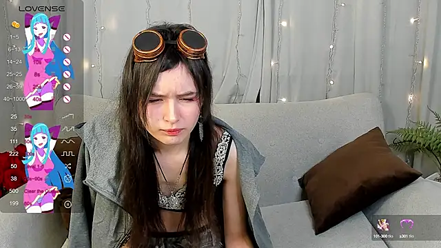 Emily Strikeee online show from 03/17/25, 12:25