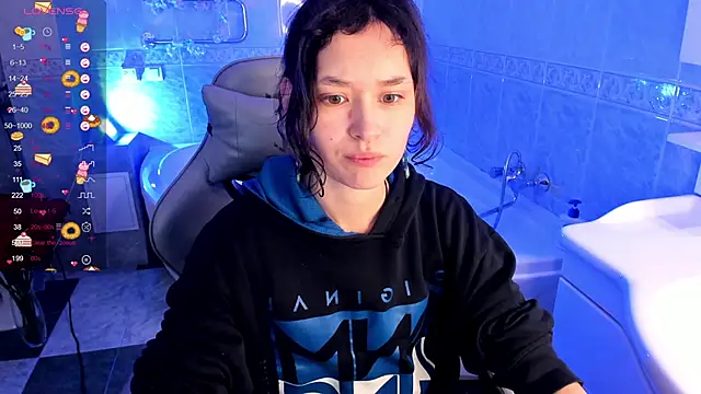 Emily Strikeee online show from 10/06/25, 10:05